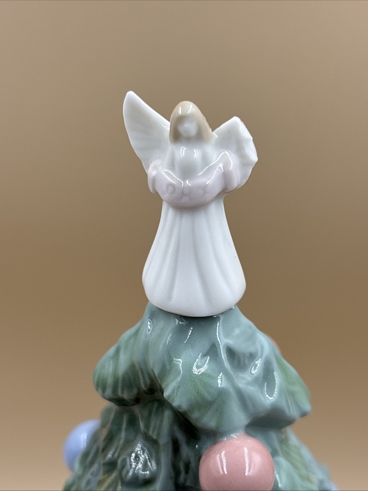 Lladró #6670 Christmas Tree The Night Before Christmas Collection 1999