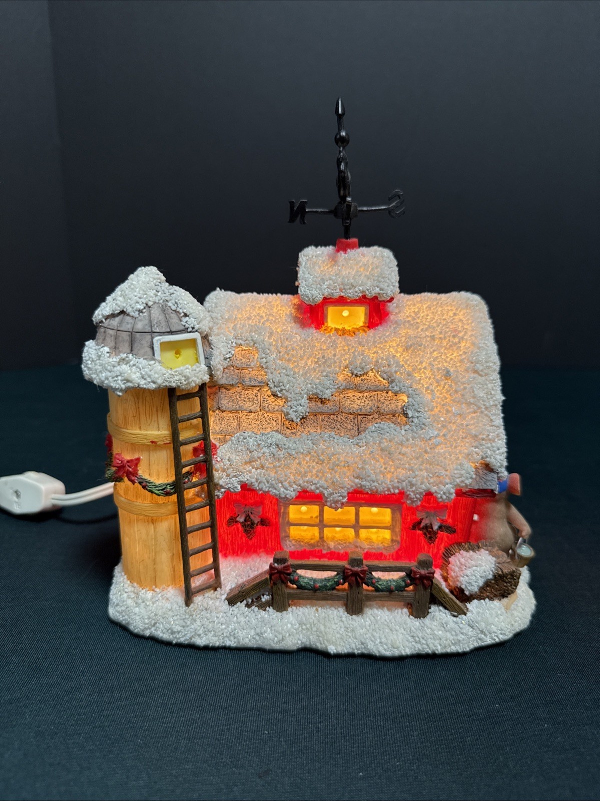 Charming Tails The Merry Little Dairy DEAN GRIFF Christmas Red Barn Farm Decor