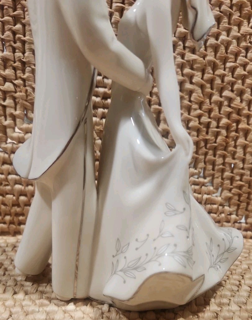 Lenox Wedding Promises First Dance Cake Topper Figurine~excellent Condition