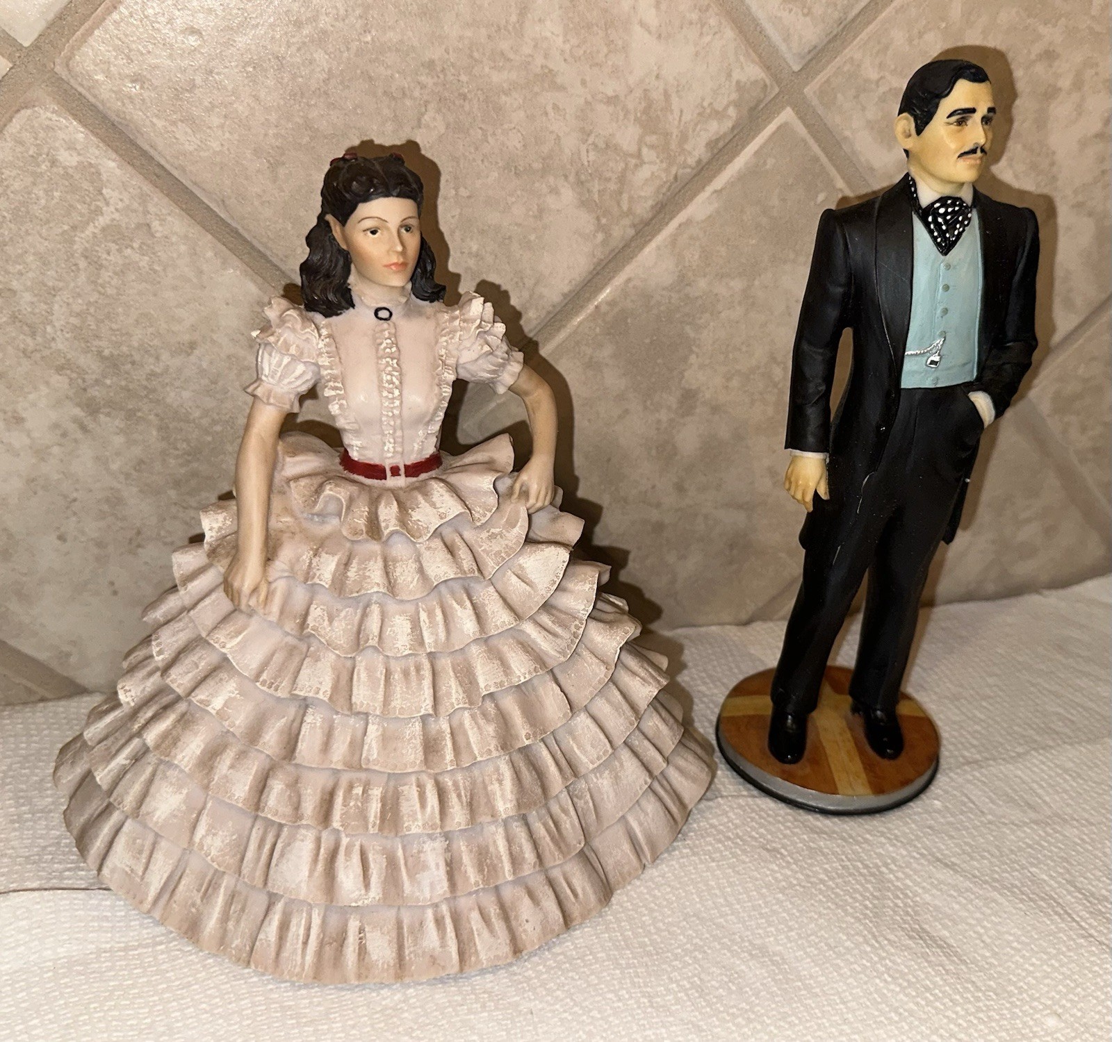(2) Gone With the Wind Dave Grossman Figurines Of Scarlett O’Hara & Rhett Butler