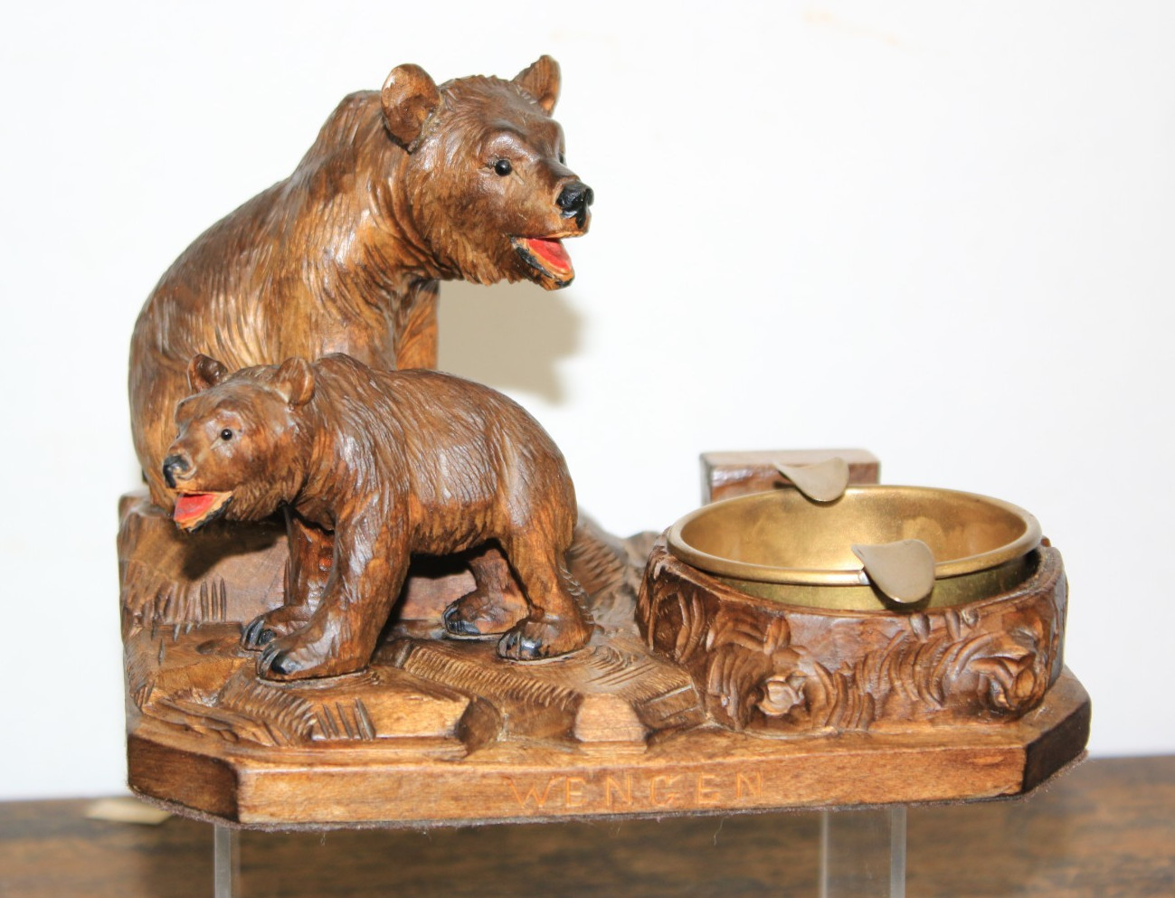 Vintage BLACK FOREST Mother BEAR and cub CARVED WOOD ASHTRAY Wengen 7″x5″x5″