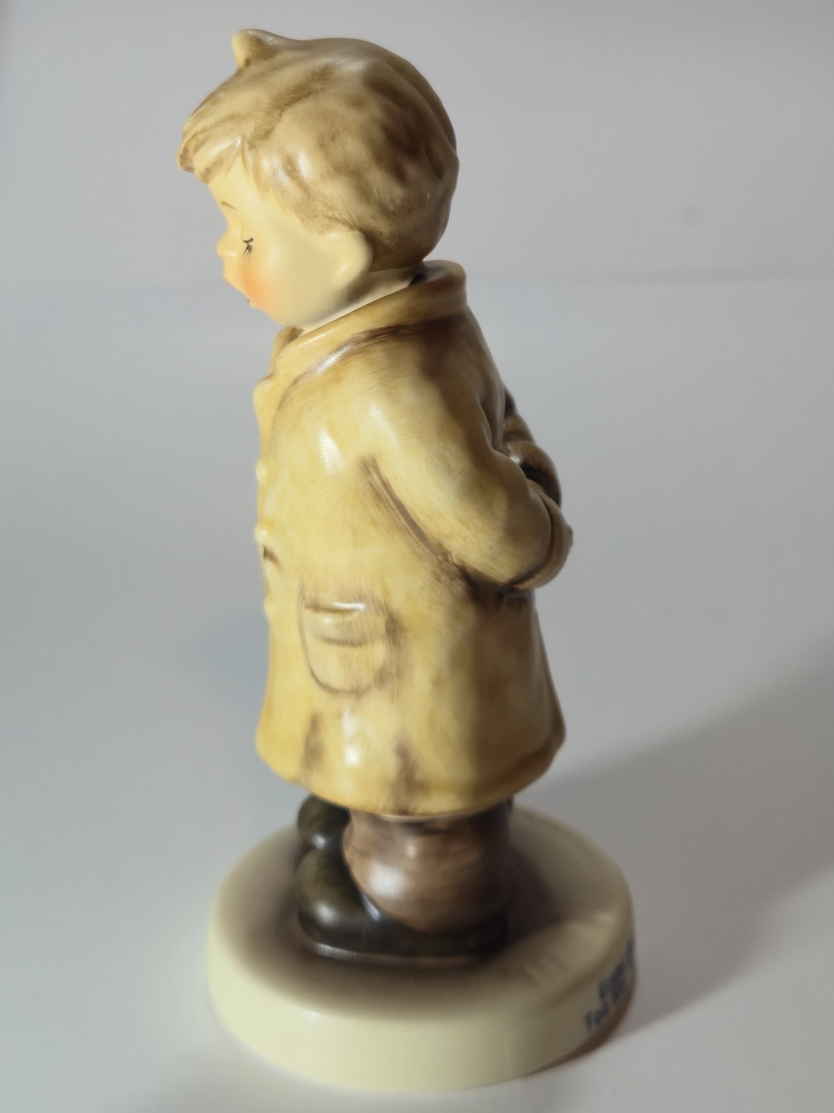 Hummel by Goebel “To Shy to Sing” Figurine #845 TMK8 (2000-2009), w/ Box, New