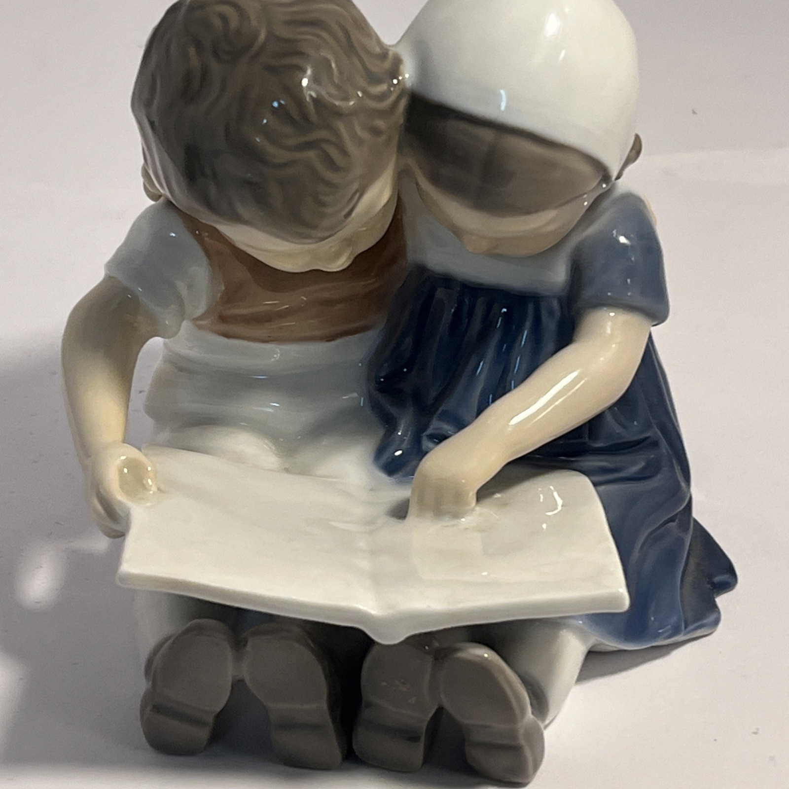 Bing Grondahl Porcelain Figurine Boy Girl Reading Book #1567 Very Good No Chips