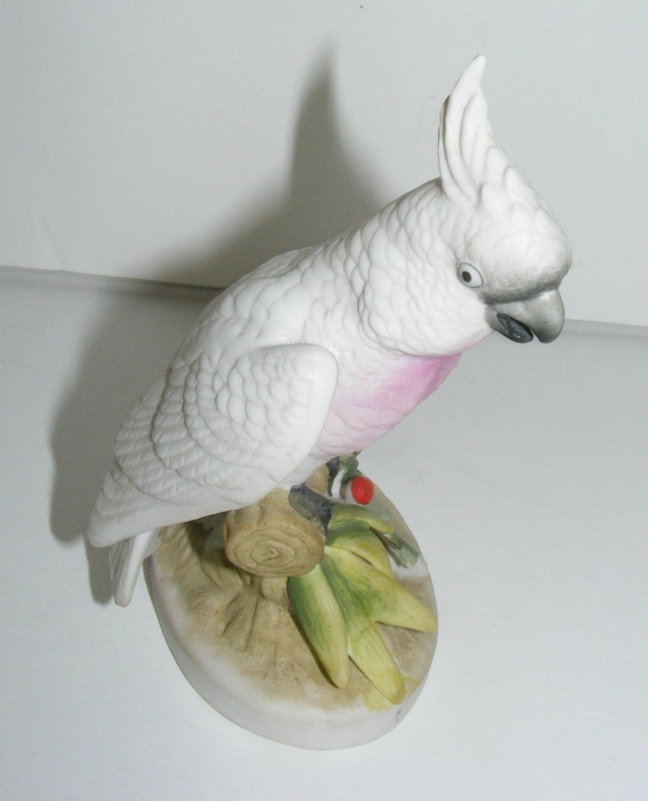 Lefton Porcelain Japan Figurine Kw 141B White Parrot Perched on a Stump