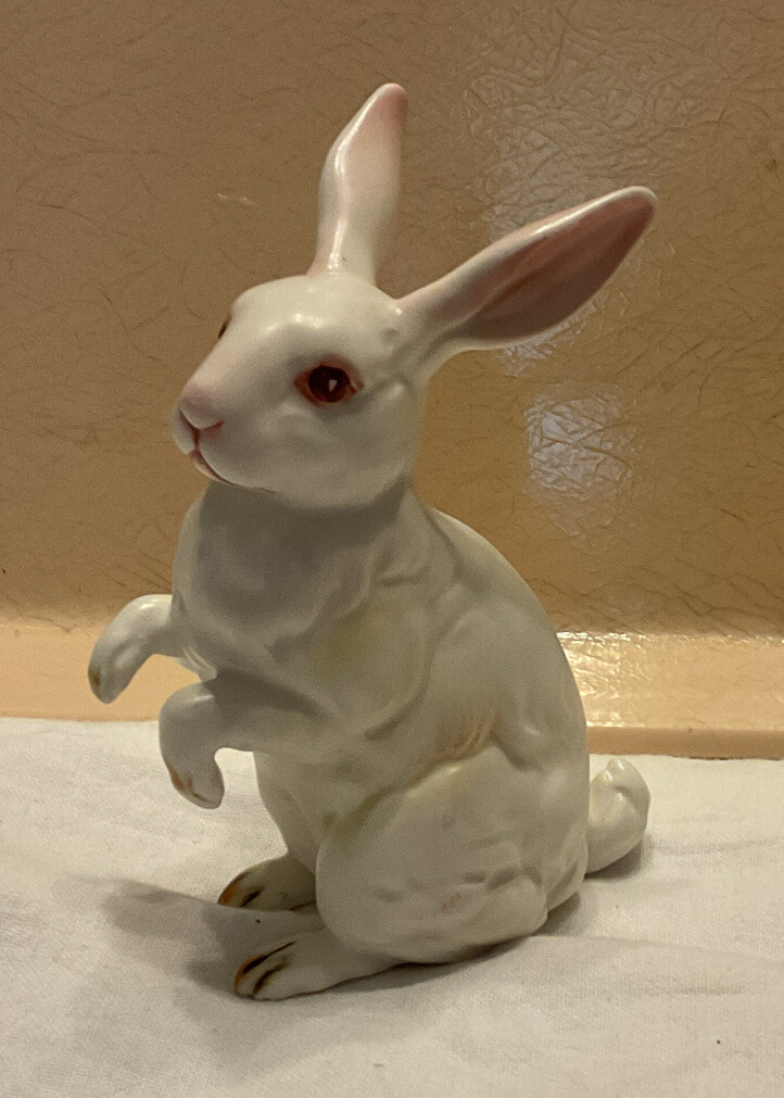 Vtg Lefton 4.5” Fine Porcelain Bunny Rabbit Figurine White w/Pastels Japan