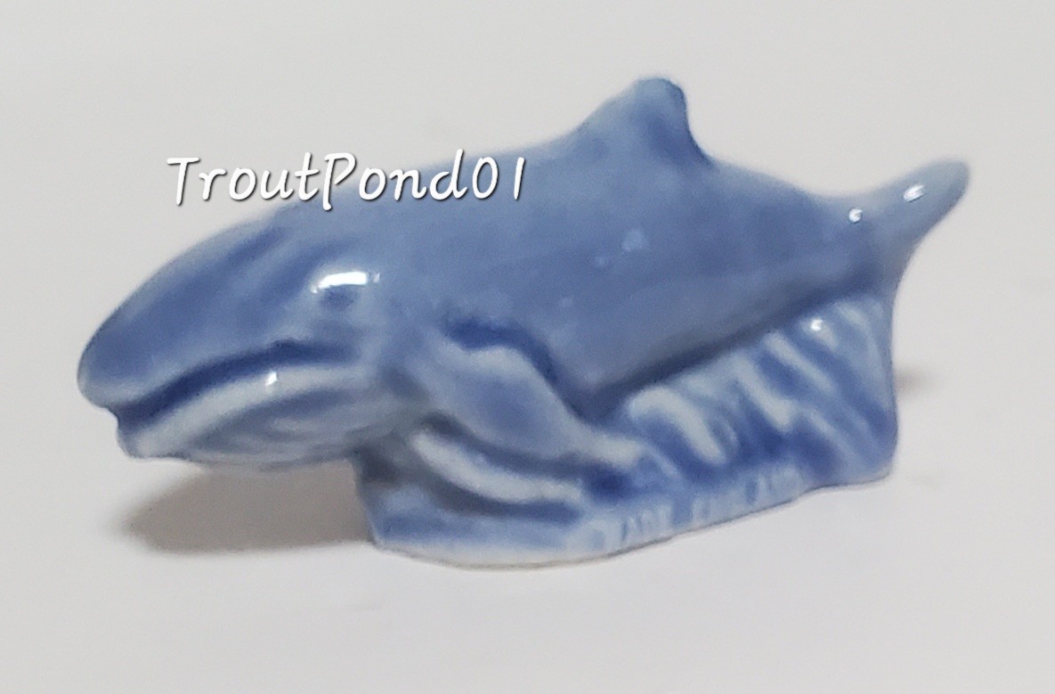 Wade Whimsies Blue Whale Tom Smith Crackers Sealife 1998 Porcelain Mini Figurine
