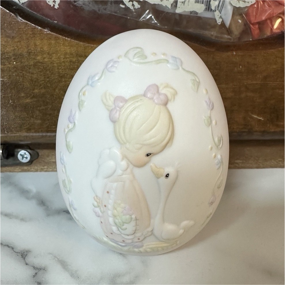 Precious Moments Make A Joyful Noise Easter Porcelain Egg 1993 Limited Edition