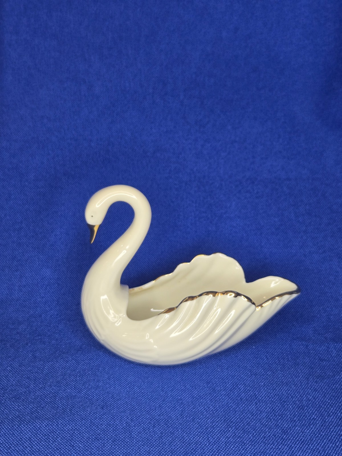The Lenox Swan Gold Accents Trinket Dish Small 1997 3.5 in.