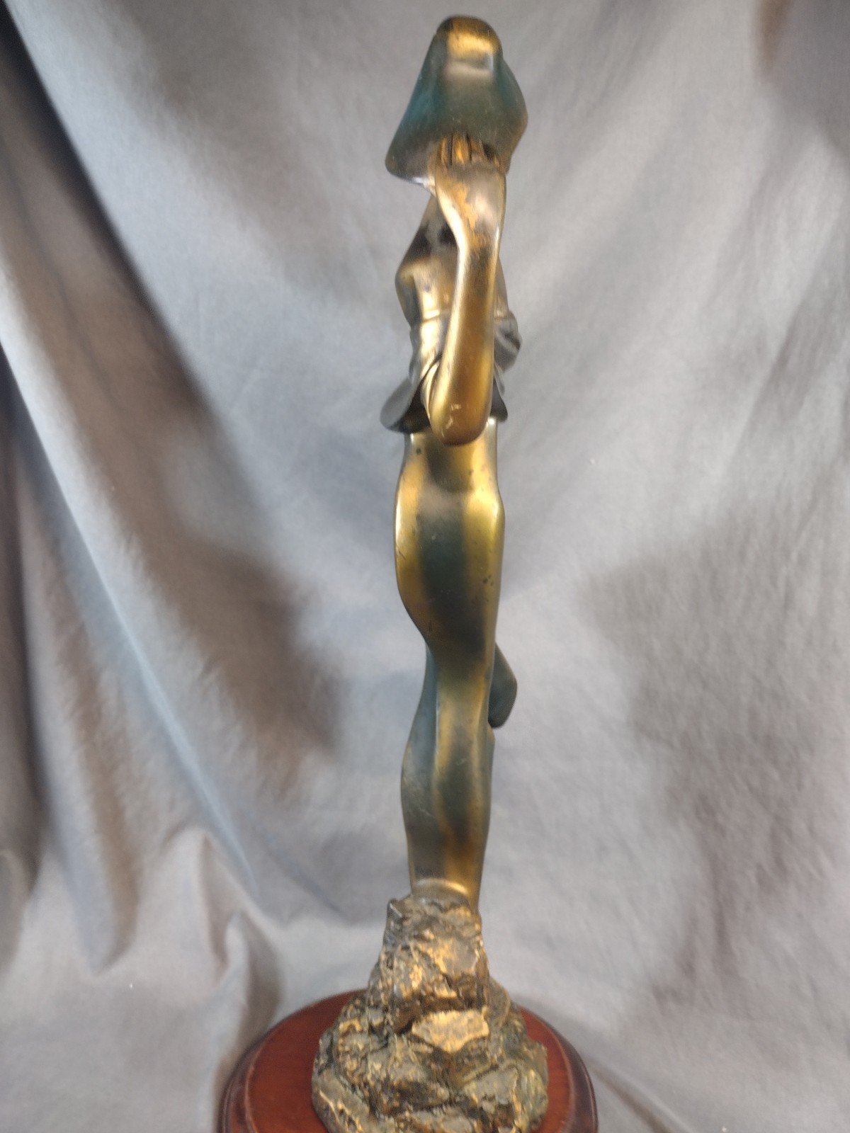 Vintage 19″ Art Deco Lady Sculpture Painted Statue Breeze Windy Day Durastone