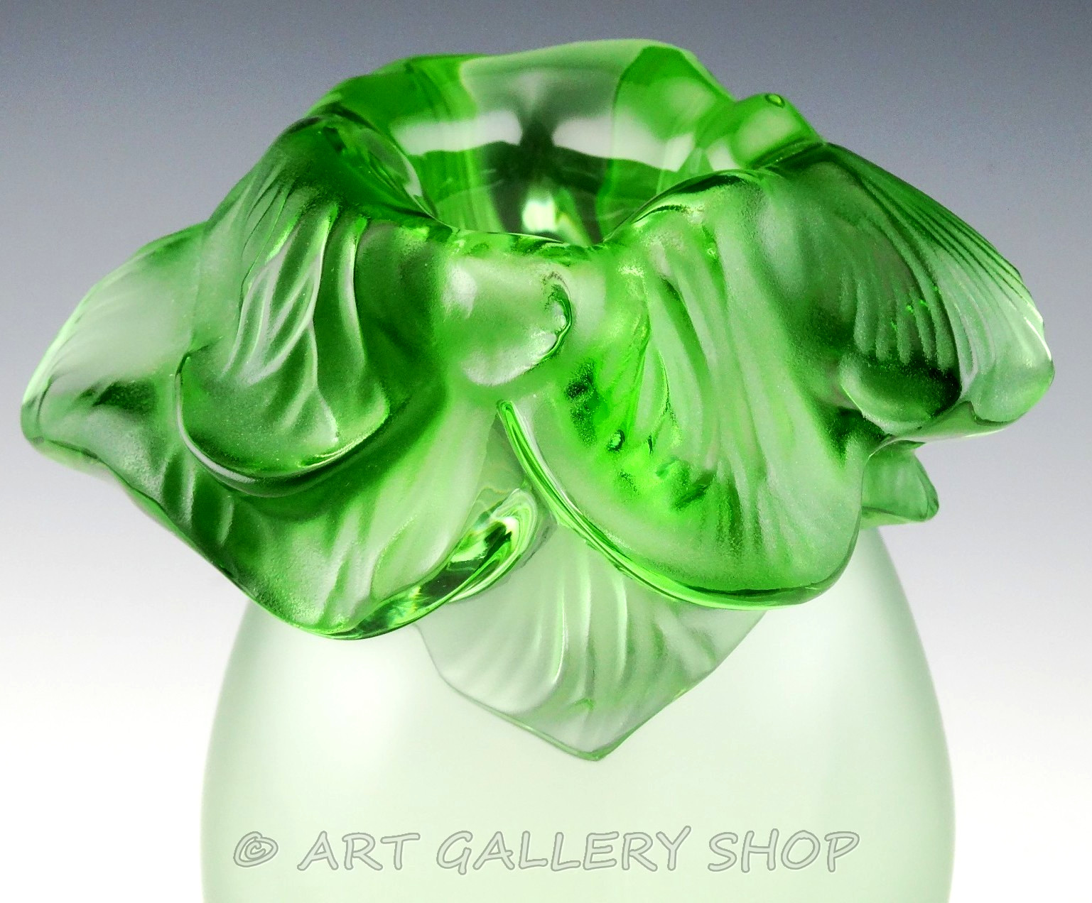 Lalique Paris France Crystal 8.5″ SAINT BARTH GREEN FLOWER VASE #12475 Mint!