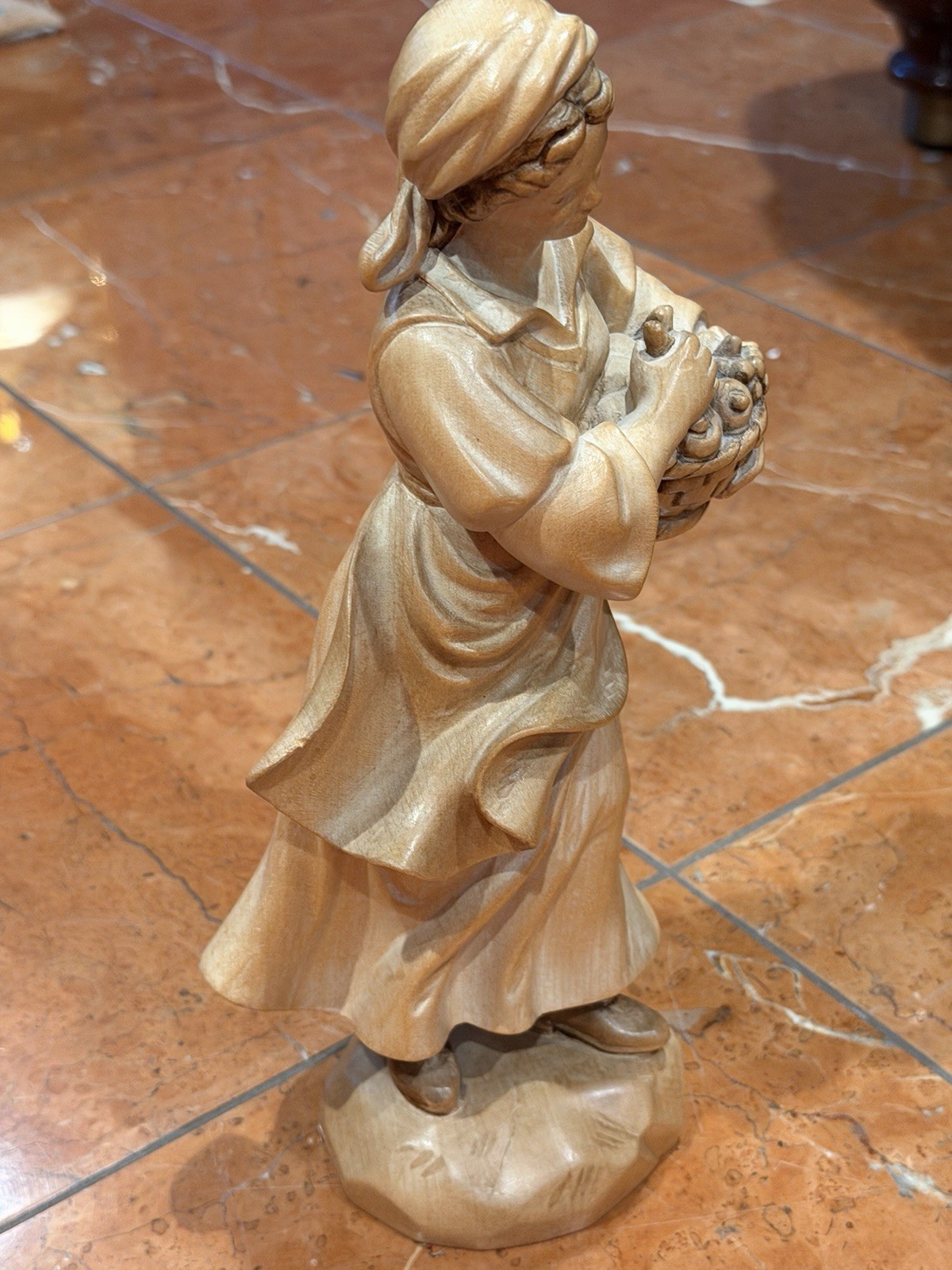 TONI BAUR ST. ELIZABETH HOLZSCHNITZEREIL HAND CARVED WOOD 11.5″ VINTAGE EUC