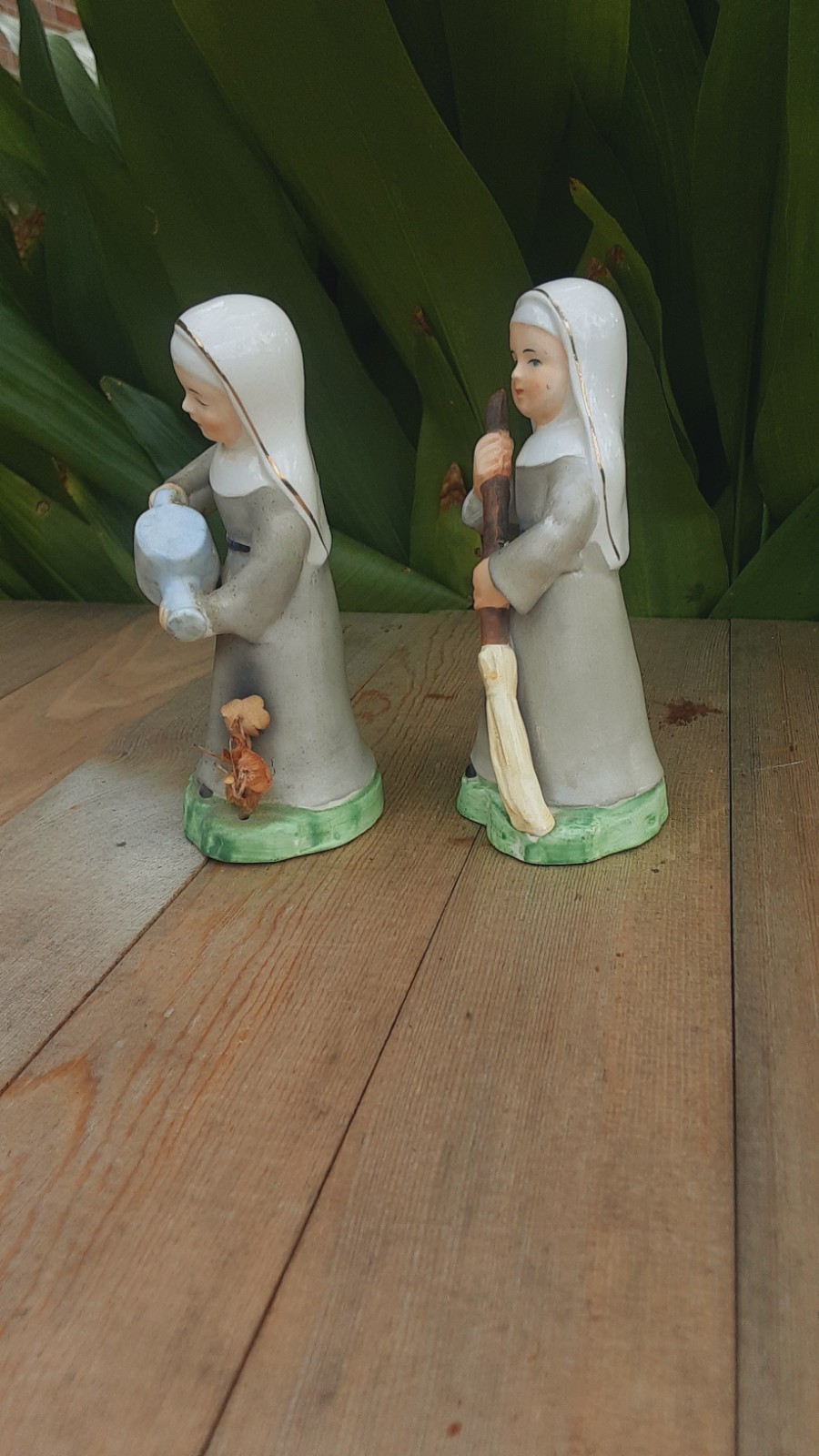 VINTAGE SANMYRO JAPAN NUN CERAMIC FIGURINE – Watering Can – Gardening