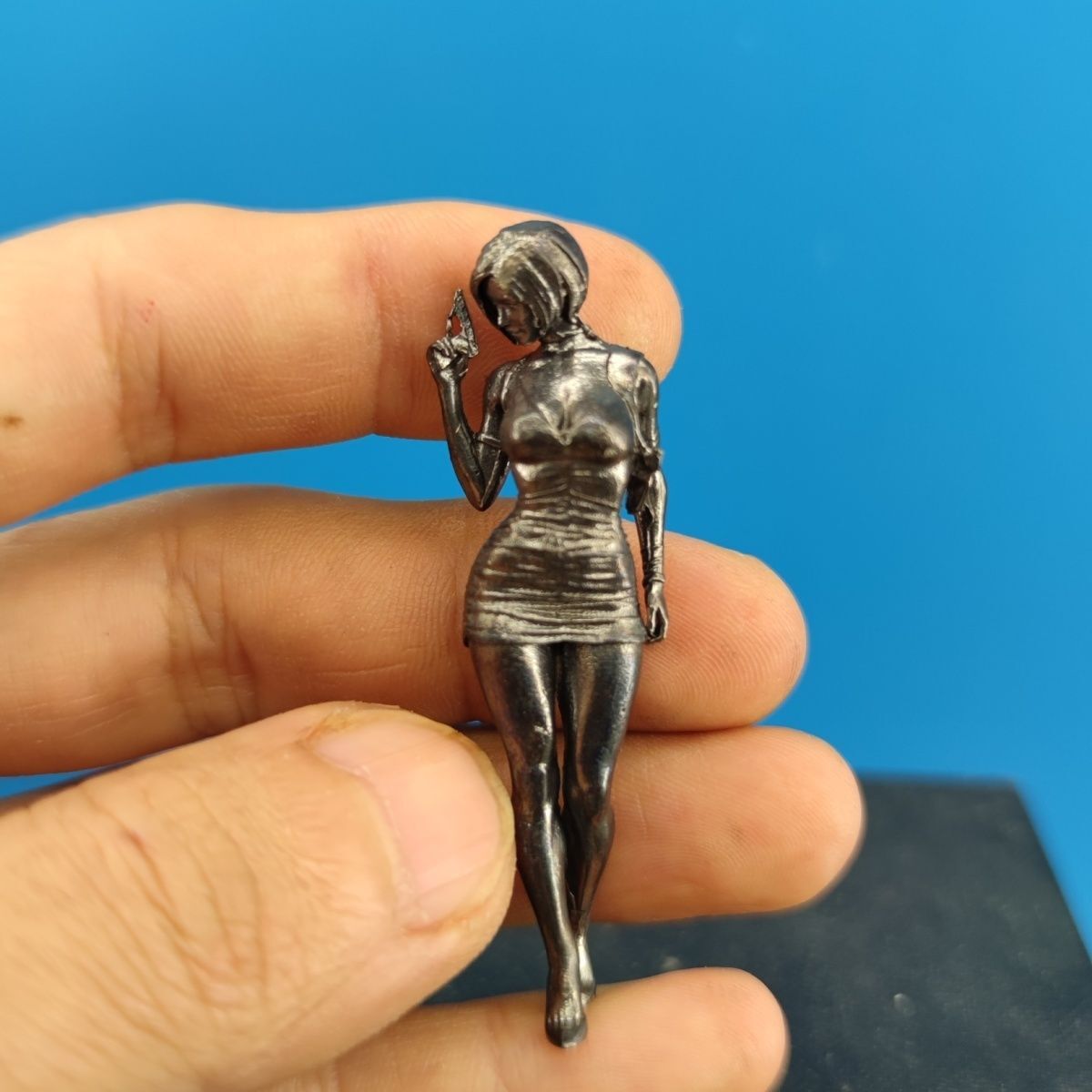 Black Brass Resident Evil King Ada Greenleaf Zombie Huntress Hand Model Ornament