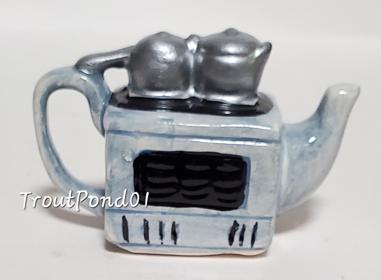 Lot 10 Red Rose Mini Ceramic Teapots Time for Tea Roseville Inventions 1996-99