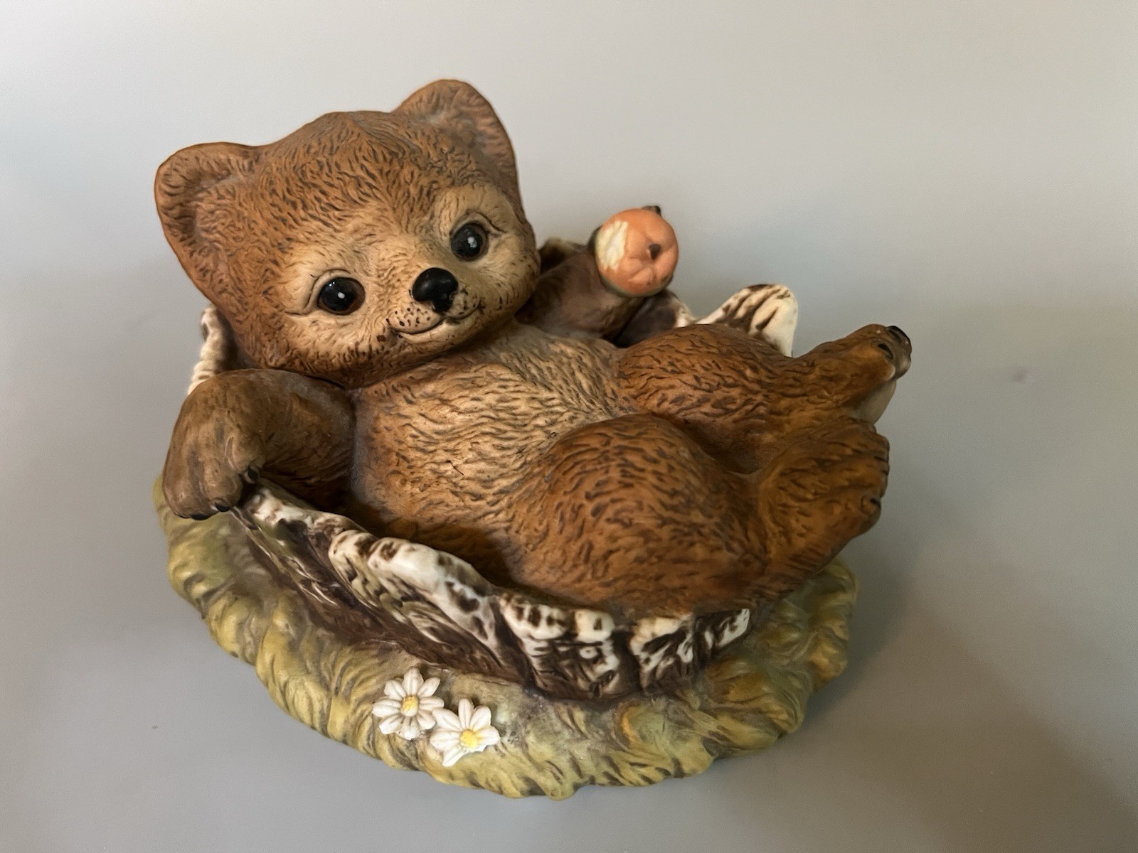 Vintage Homco Bear Cub Lying In Stump Masterpiece Collection 1986