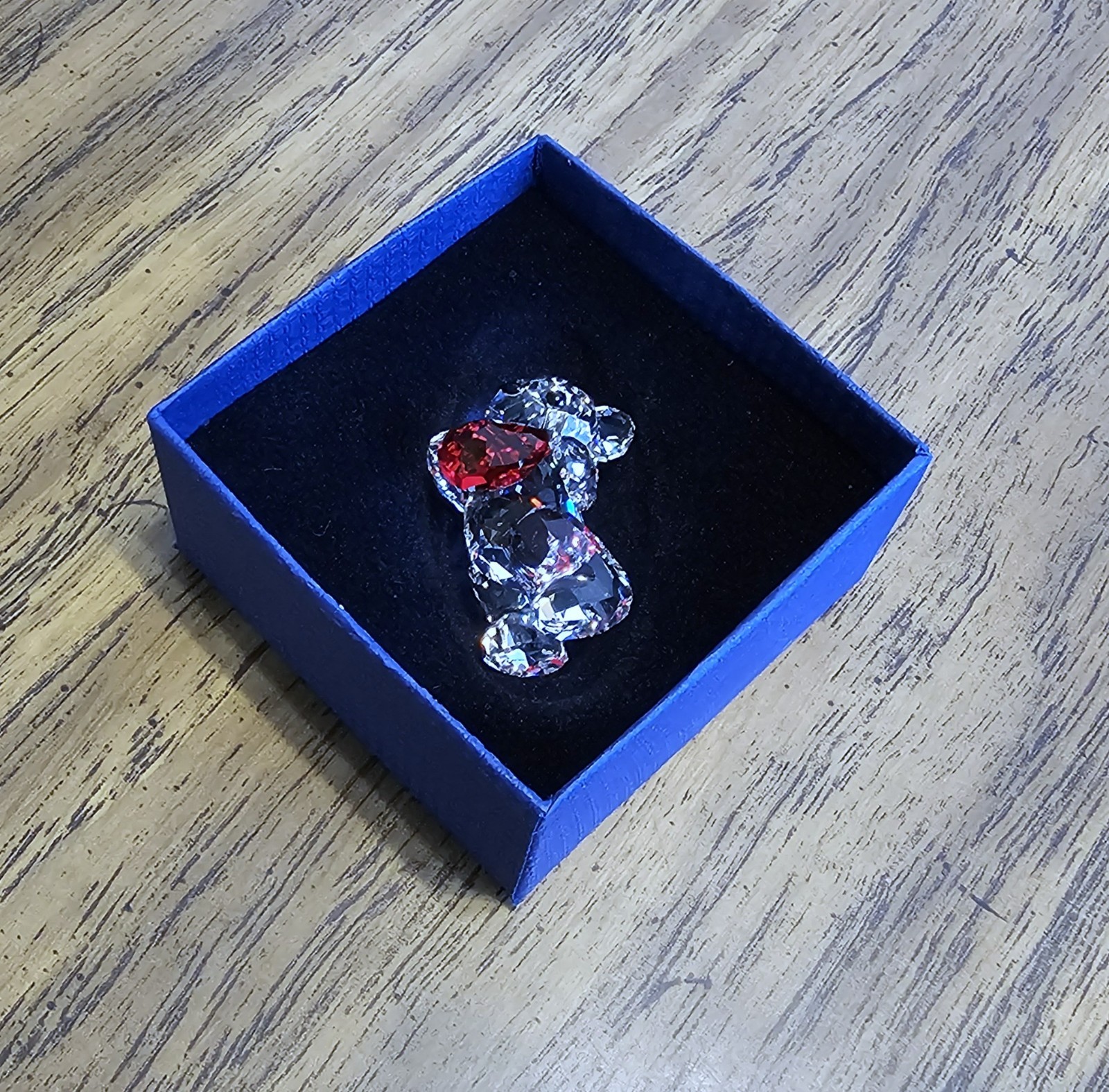 💘 Swarovski Crystal 2009 “A Heart For You” Kris Bear Figurine, w/ Red Heart NIB