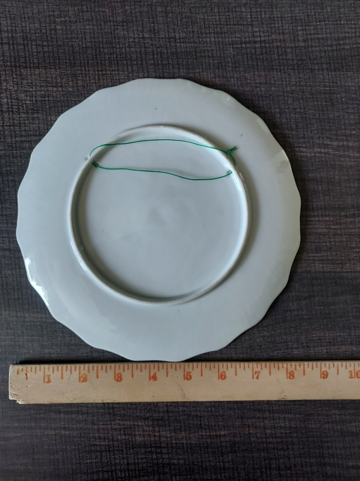 Decorative Hanging Plate CHIVES flower white 8.5 inches