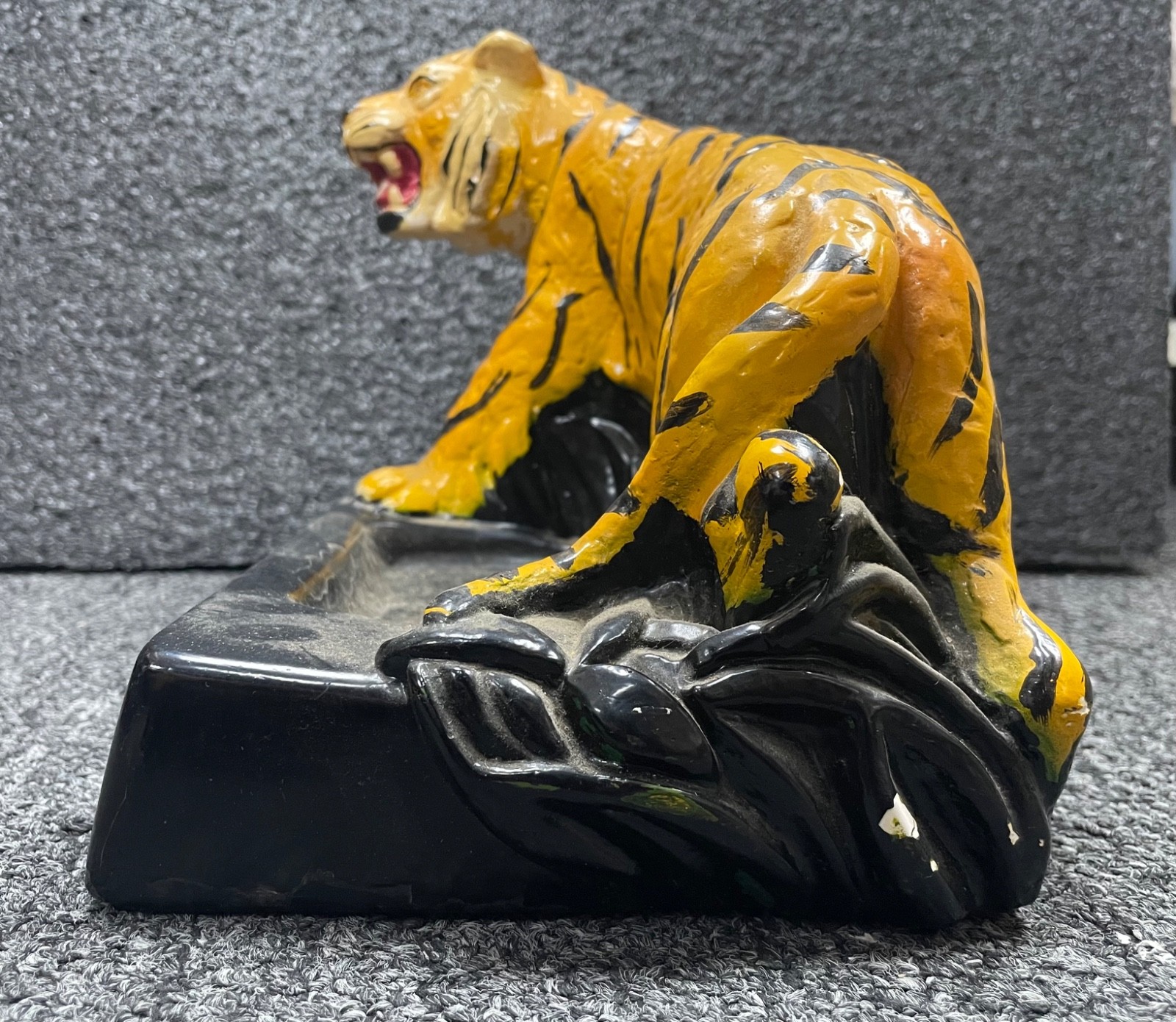 Vintage 60s Bengal Gin Chalkware Tiger Bottle Display Stand/Ashtray