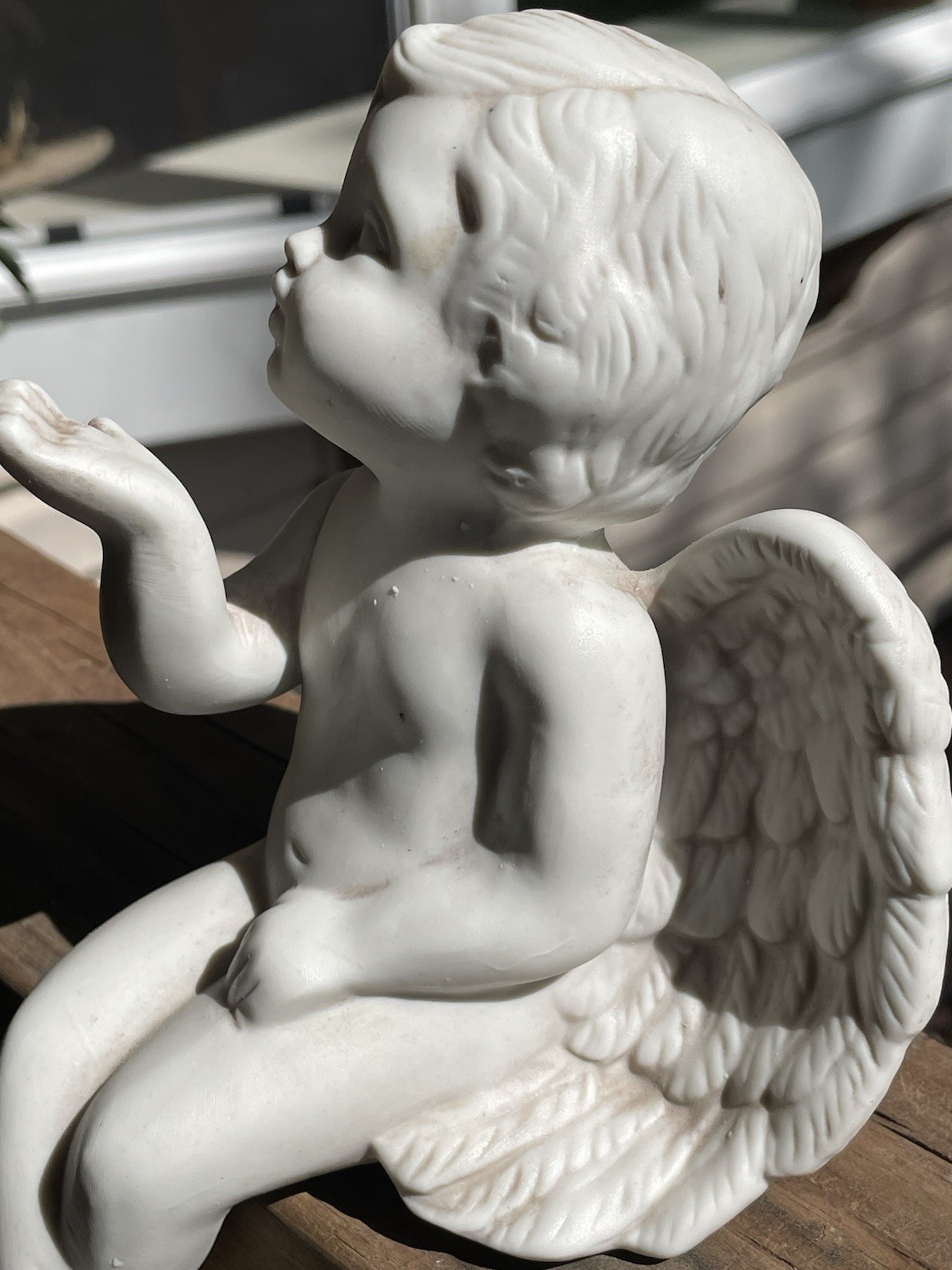 2 White Ceramic Cherub Angel Figurines Sitting/Laying Down Beautiful Preowned