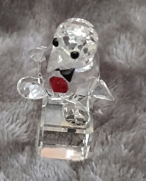 Rare Retired – Crystal World – Penguin On Cube With Heart