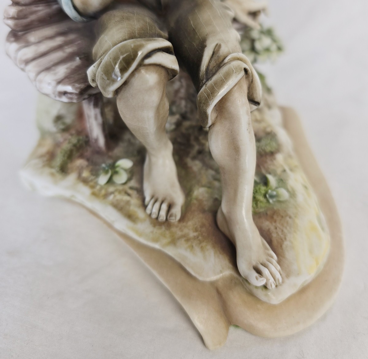 6″ Rare Vintage Borsato Seated Man w/ Flower Basket Figurine Italy c.1970s-1980s