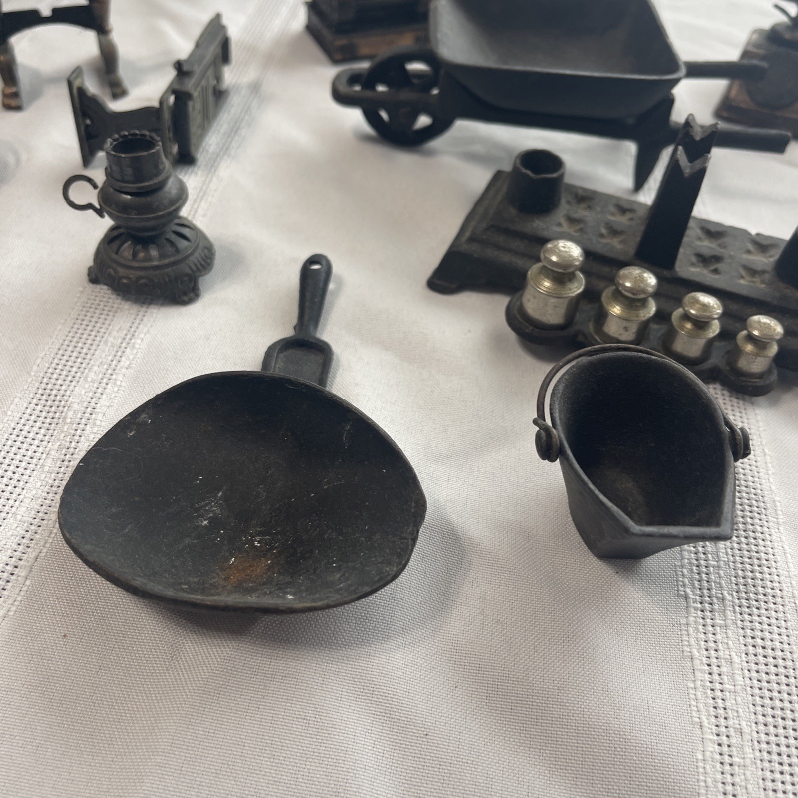 Vintage lot 28 – 1970s Durham Industries Metal Miniatures Scale Phone Bucket