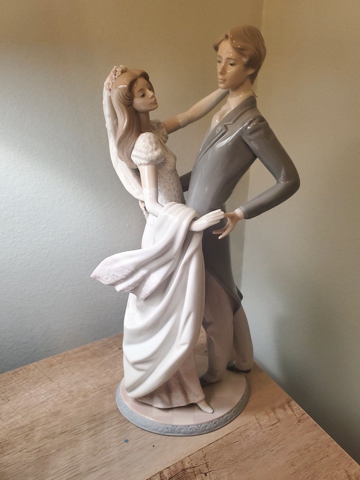 LLADRO’ FIGURINE, I LOVE YOU TRULY #1528