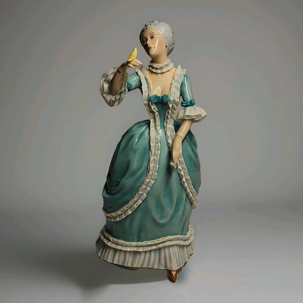 1985 Franklin Mint “A Song For Gabrielle” Figurine 8.25″