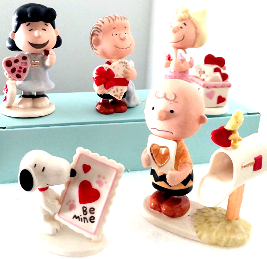 Lenox Peanuts Valentines Day 5 Pcs set Snoop, Charlie Brown, Linus & Sally New