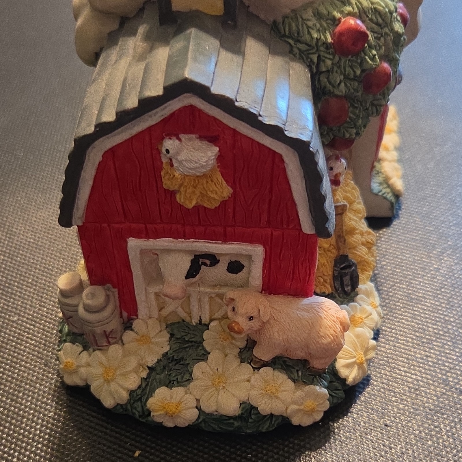 Book Ends – Painted Resin Farm Animals Barn Figurines Set of 2 Multicolor
