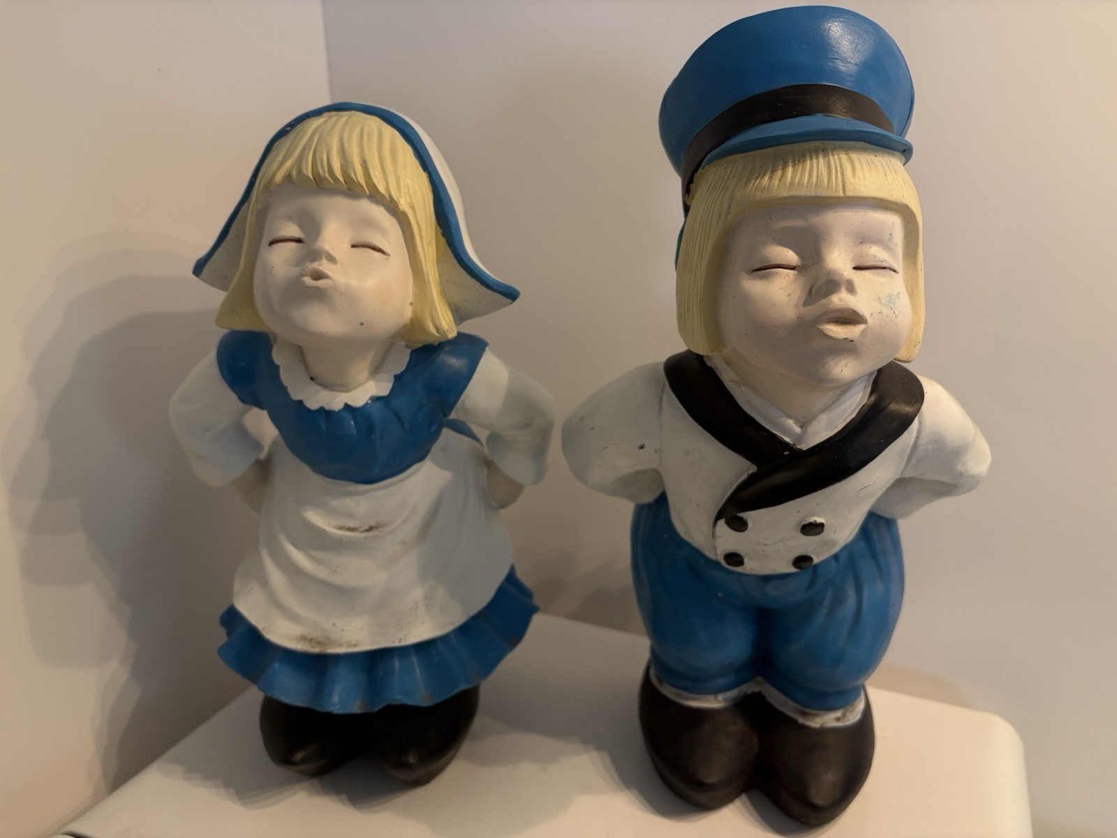 Kissing Dutch Couple Statues Set of 2 Boy and Girl Lightweight Resin 13.5”X7”