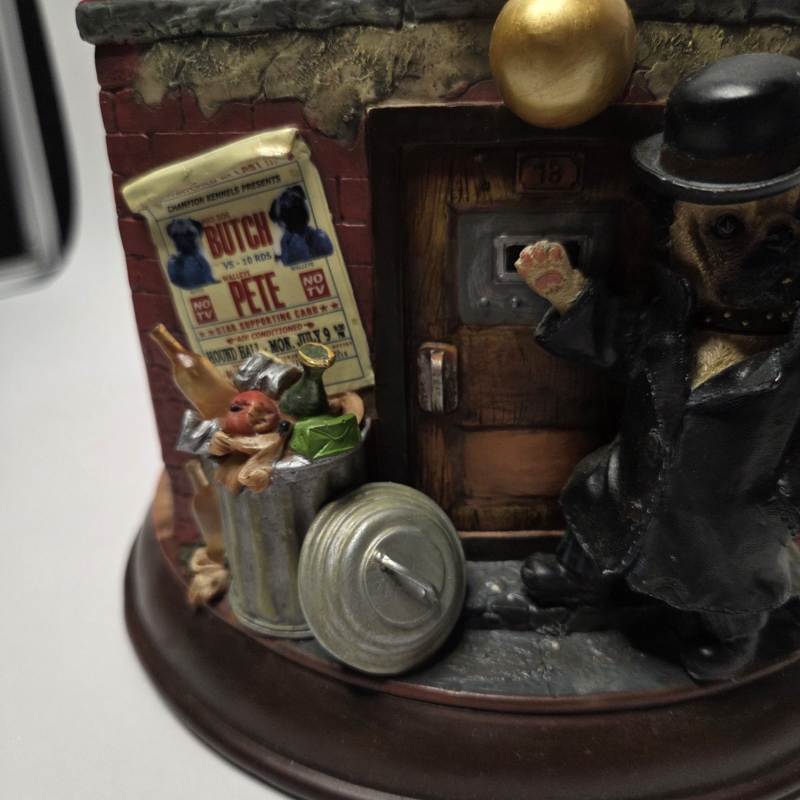 The Poker Playing Pugs Danbury Mint 2006 Retired Figurines Dogs