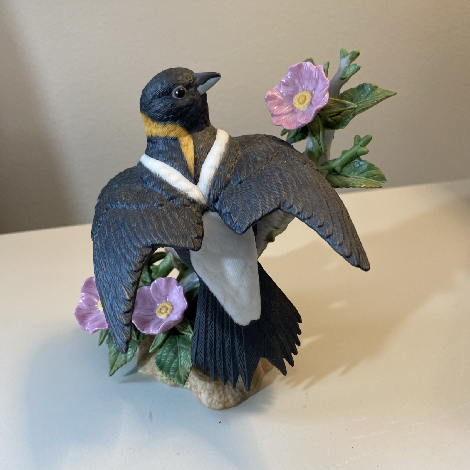 Lenox Garden Birds Figurine Bobolink 2003 Made In China Pink Roses