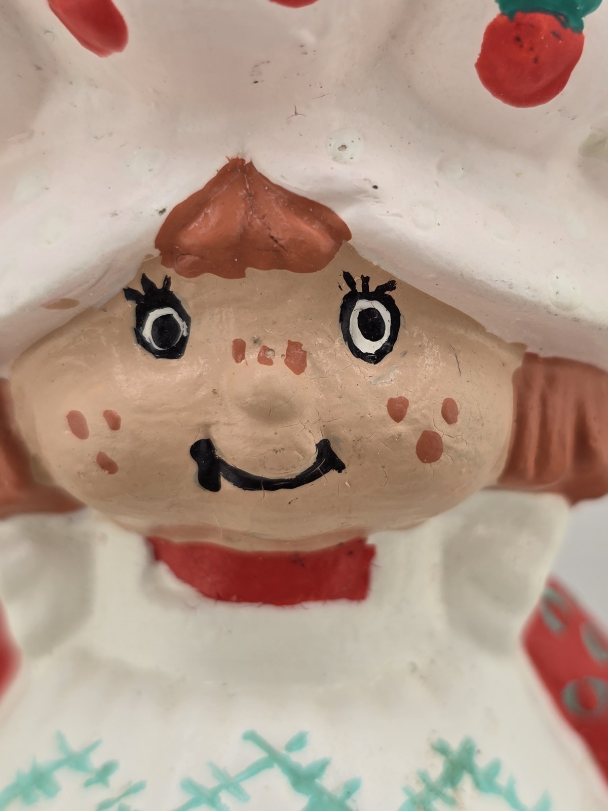 Vntg Strawberry Shortcake Figurine Handpainted Ceramic 5″ Tall