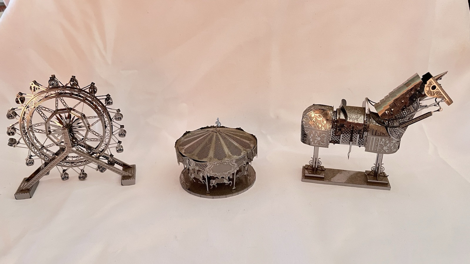 3D Metal Ferris Whee, Carousel and house
