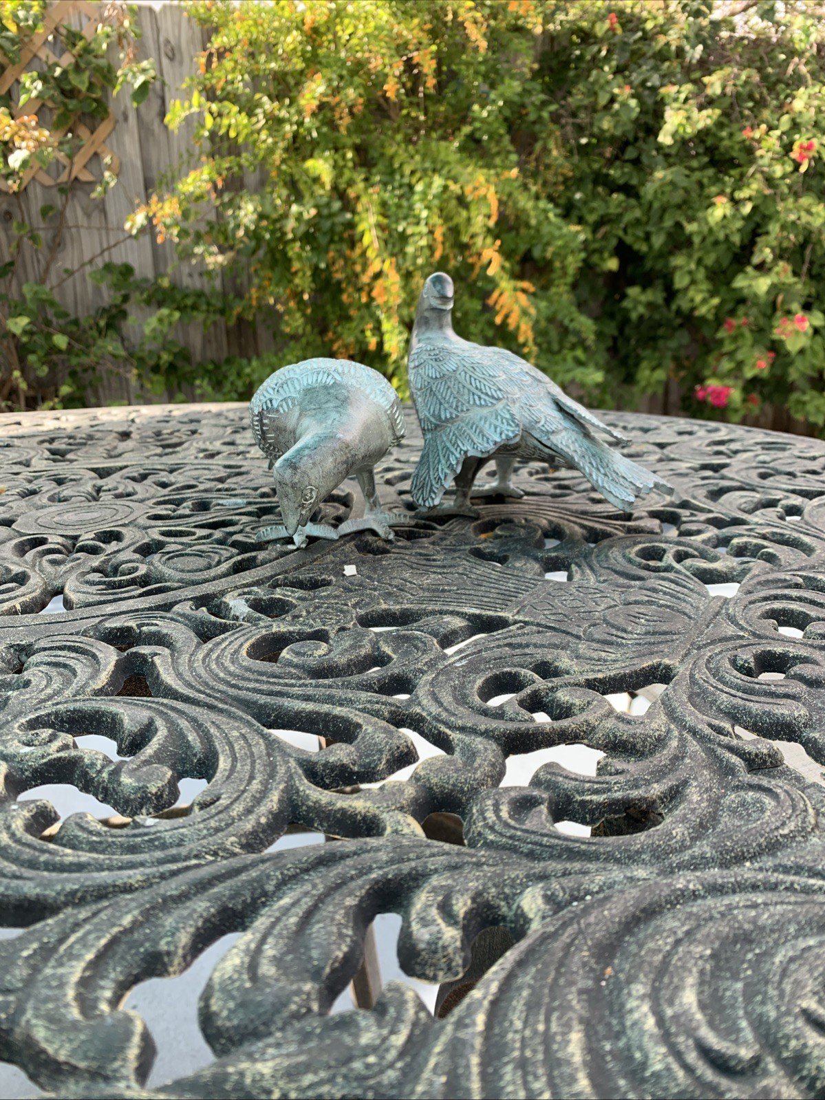 2 Bronze Bird Statues Figurines Pigeons Vintage Doves Pair