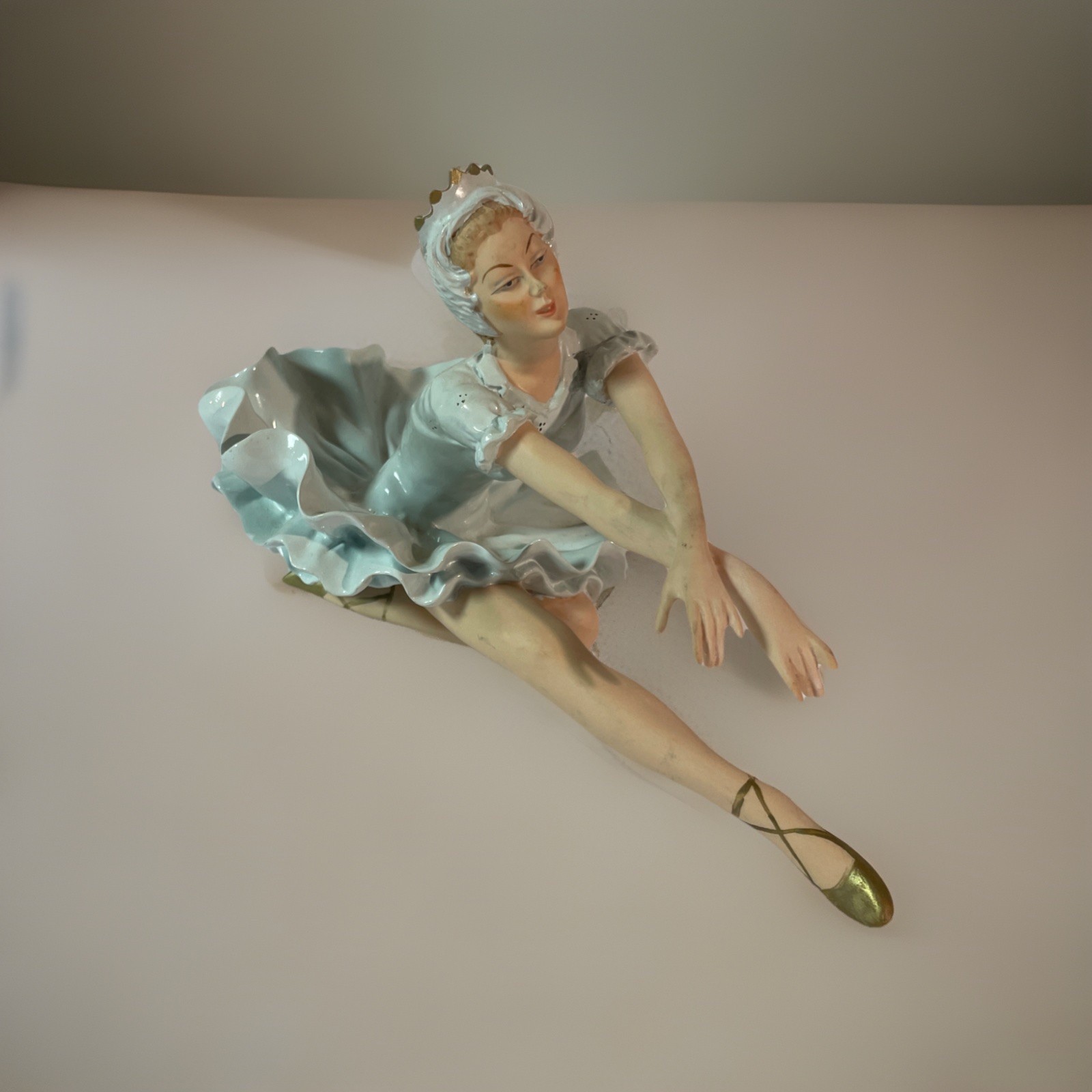 Porcelain Ballerina Vintage 1950s Italian Royal Swan Collectible Model 40114