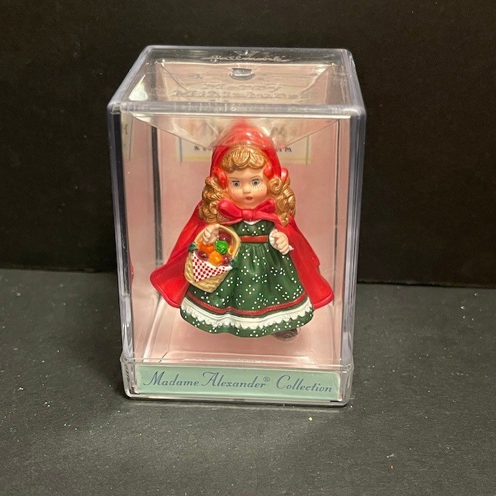 Hallmark Madame Alexander Little Red Riding Hood Miniature Figurine 2000 QFM7062