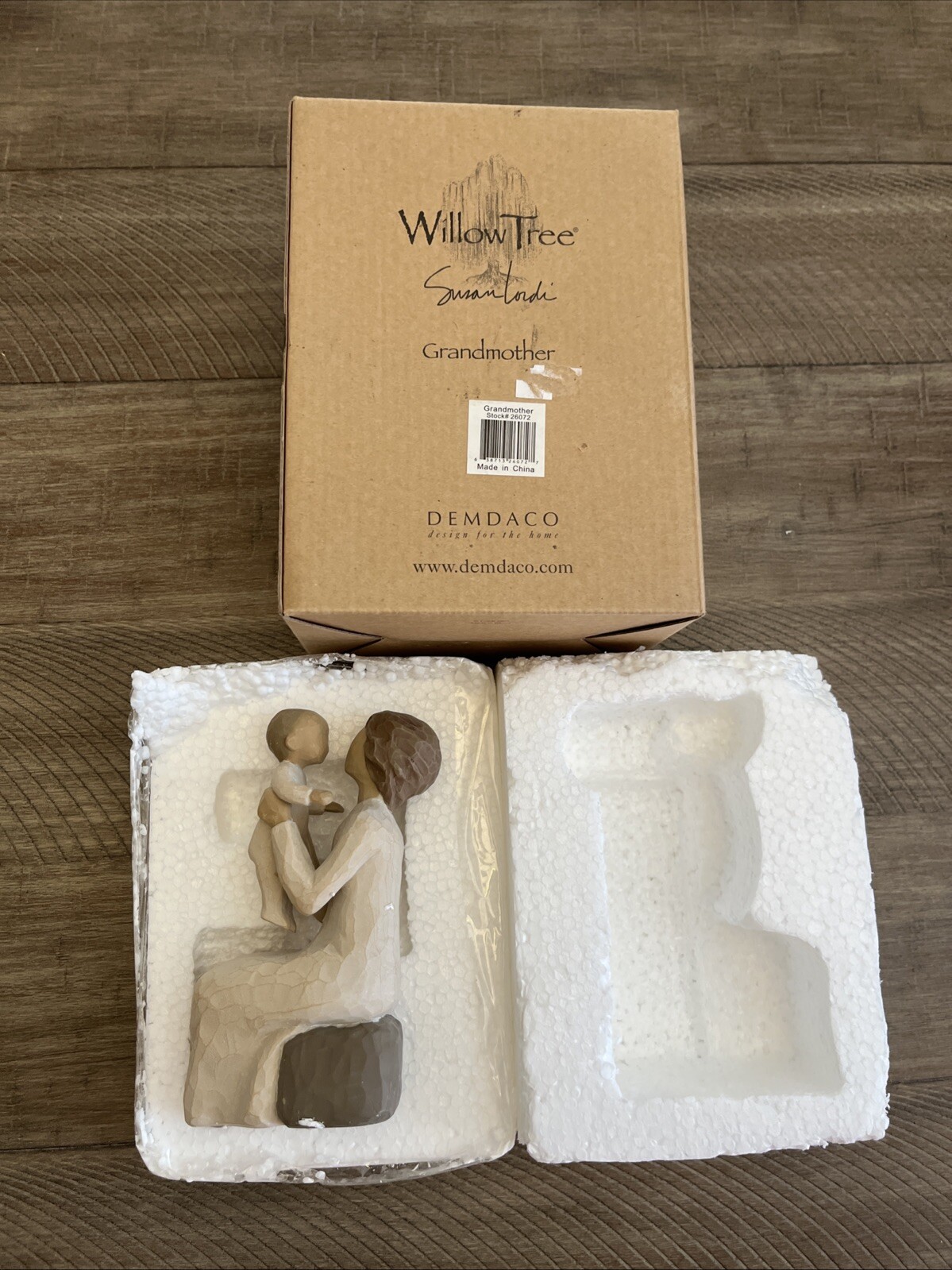 Willow Tree “GRANDMOTHER”‘ 2001 Figurine Susan Lordi Demdaco 26072 BABY 5 1/2”