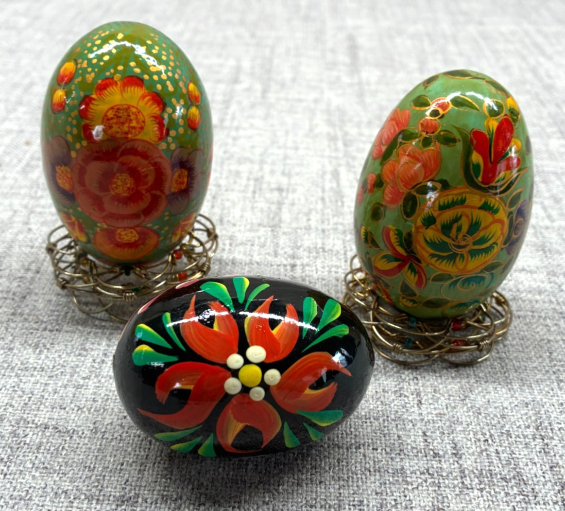 Painted Ukrainian Easter Eggs Lacquered Wood Green Floral w/Stands Set of 3