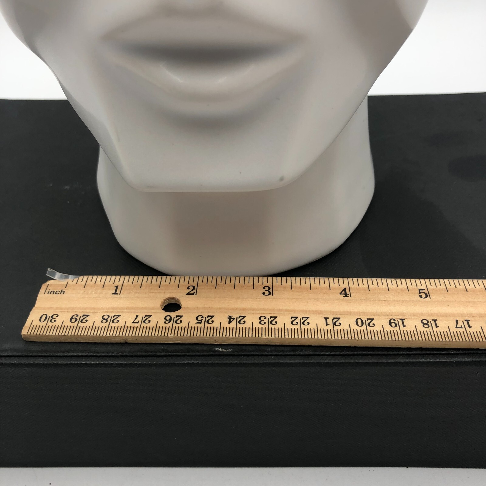 Geometric Ceramic 9 Inch Head Decorative White