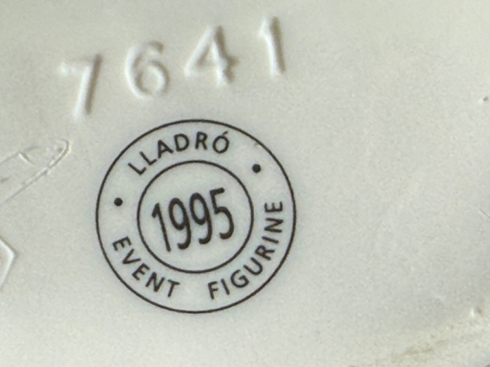 Retired Lladro #7641 “For a Perfect Performance” with Original Box