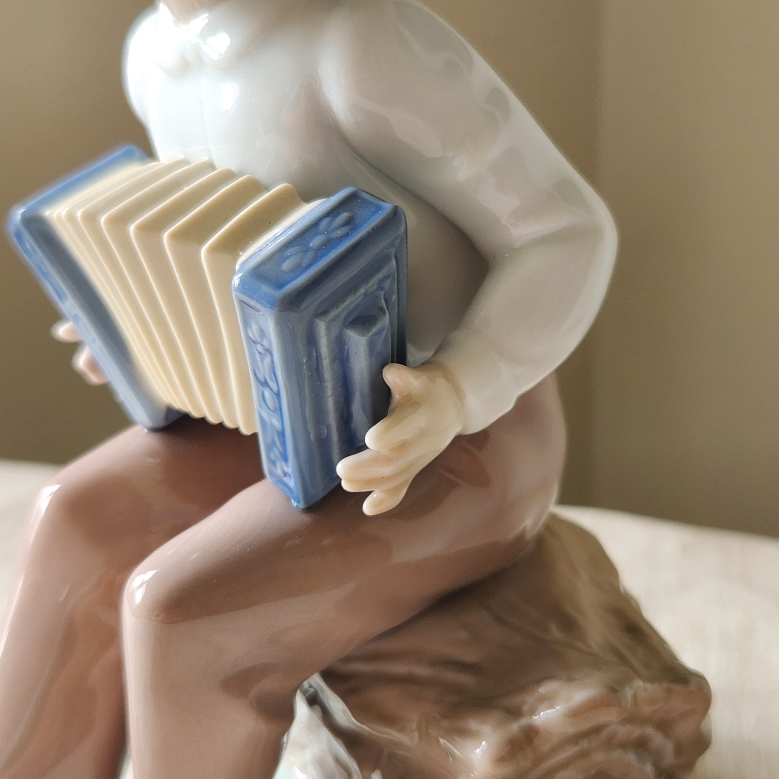 Lladro Nao Boy Playing Accordion, Music Maker Porcelain Figurine 1990 Spain 1125