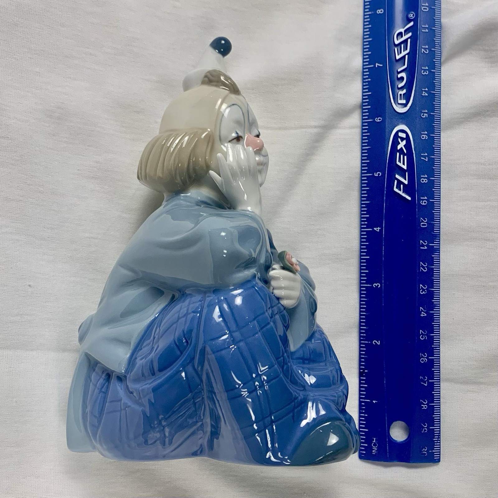Vintage Porcelana De Cuernavaca Mexico Sitting Thinking Sad Clown Figurine Blue