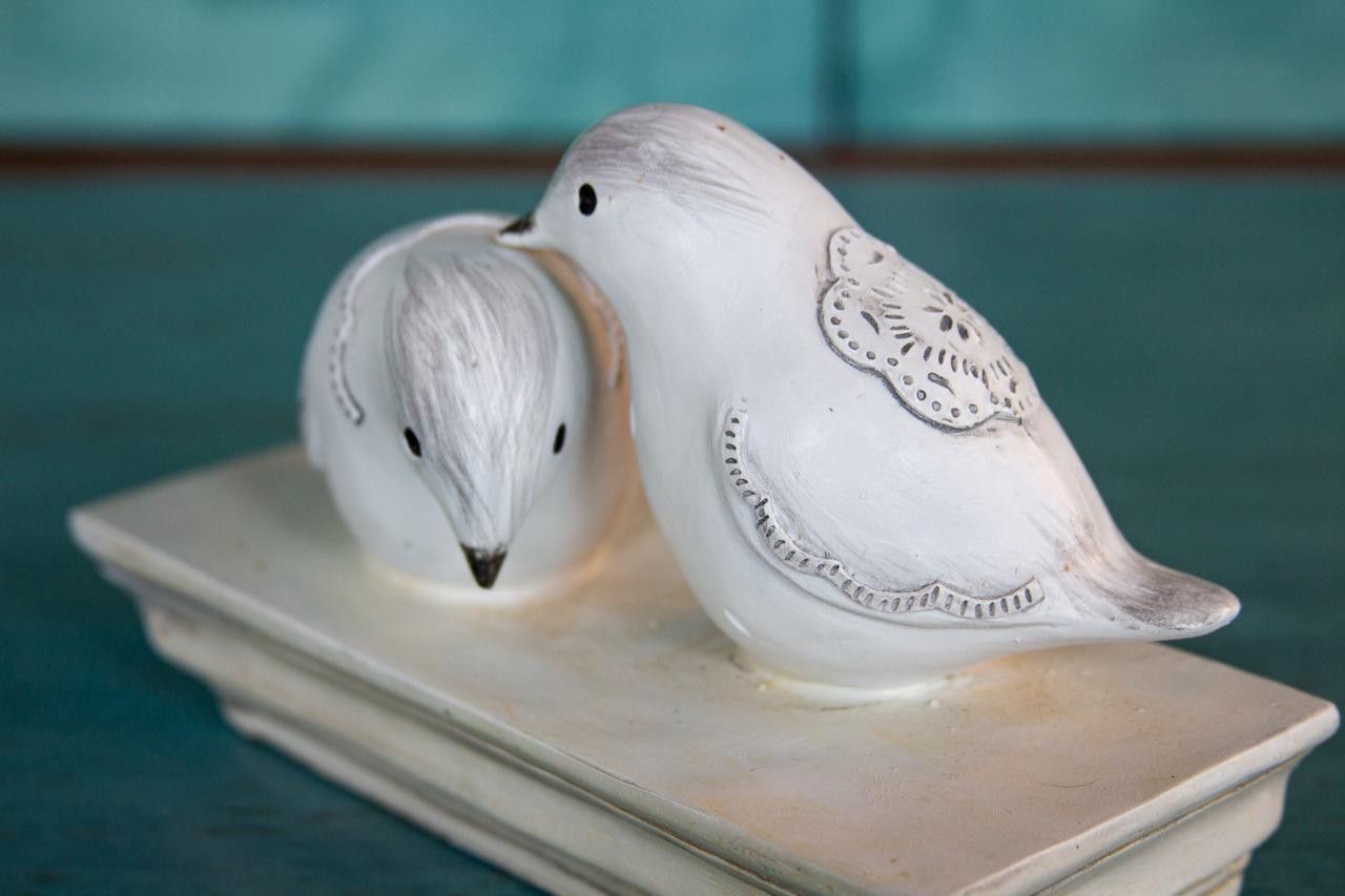Vintage White Love Birds Carved Wood Look Sculpture Shabby Chic Distressed