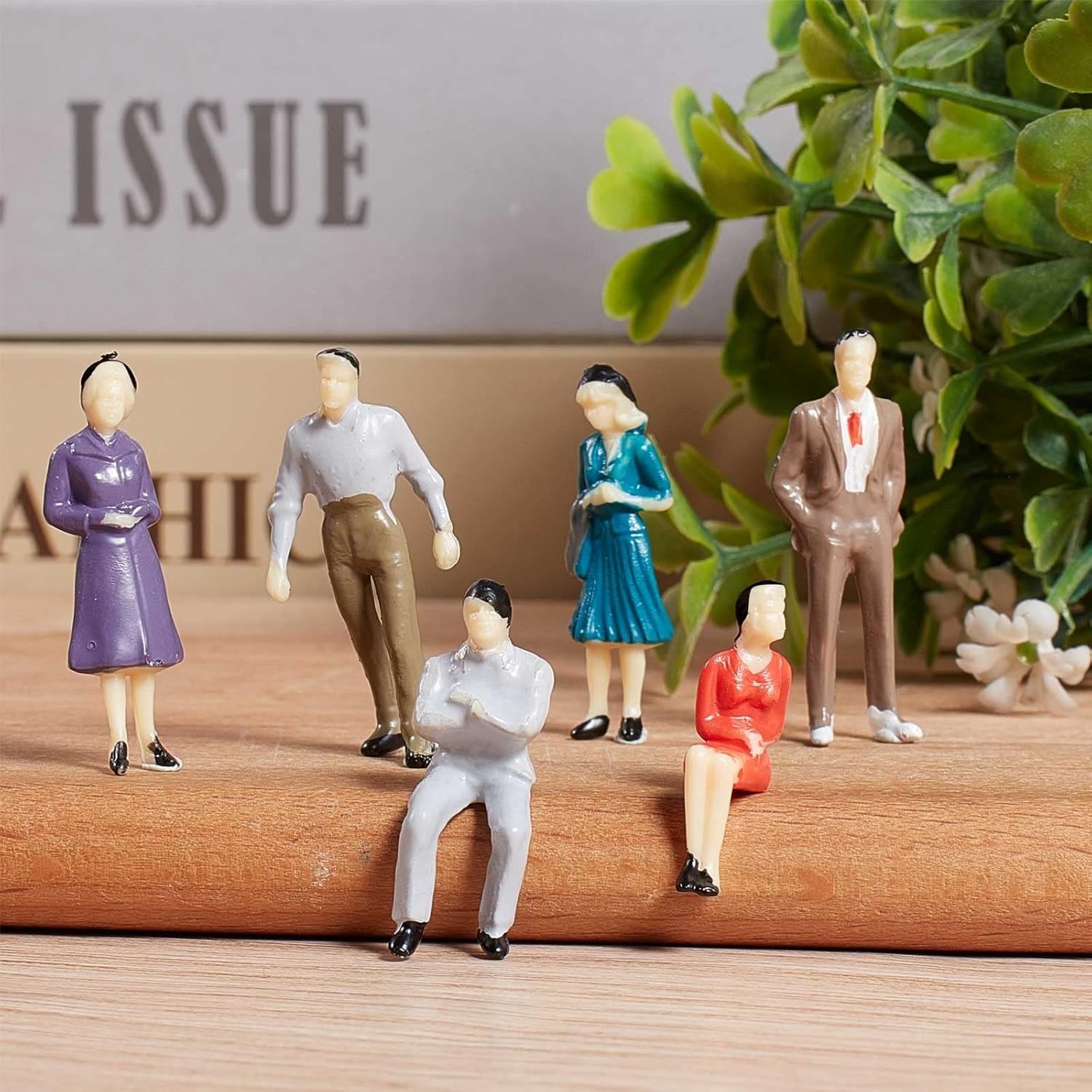 Diverse 1:50 Scale Miniature Figures Collection