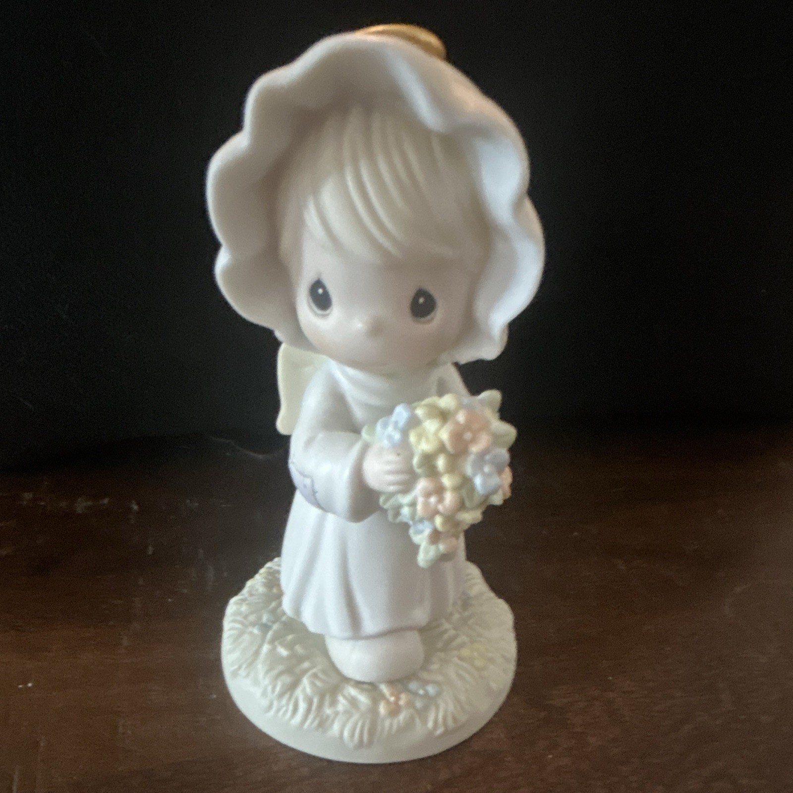 Precious Moments A Bouquet From God’s Garden Of Love Angel Figurine w/ Box 1996