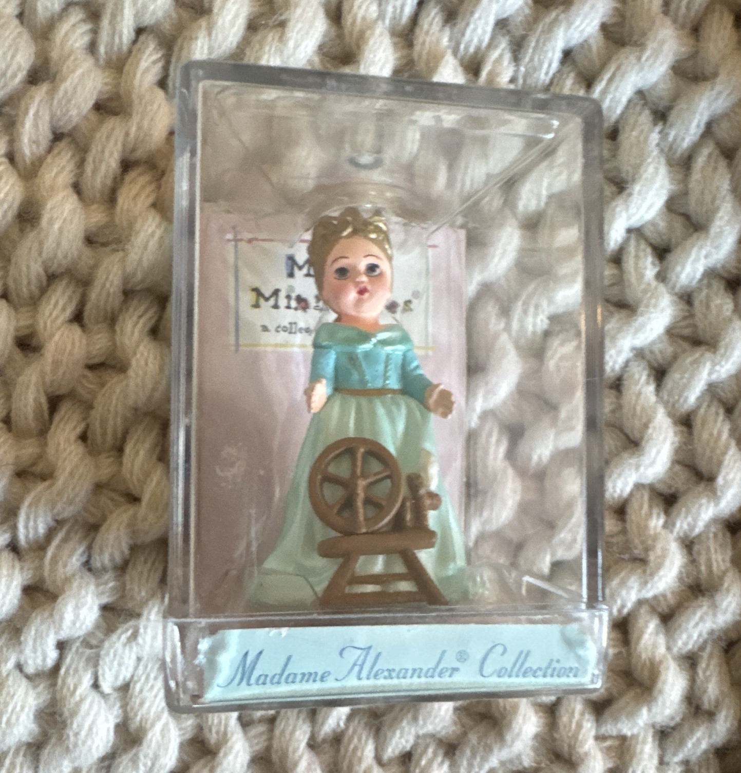 Hallmark Madame Alexander Sleeping Beauty Painted Resin Mini Figurine Boxed 2001