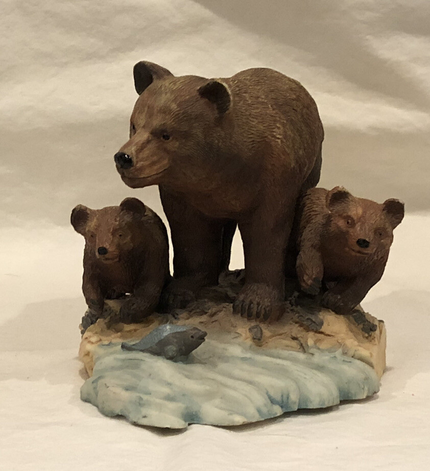 Lipco Figurine 4”H Mama Grizzly Bear and Cubs By River With Salmon Jumping. VGC!