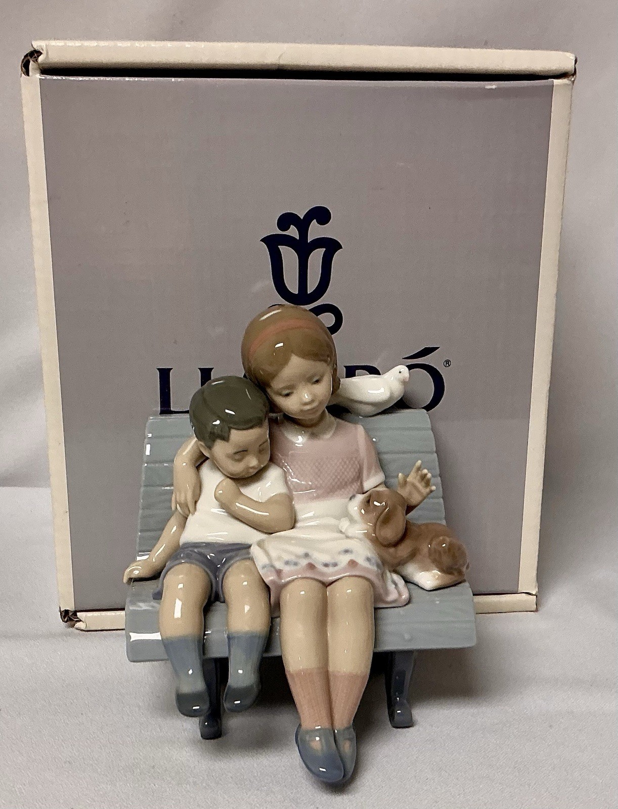 Vintage 1997 Lladro #06446 “Surrounded By Love” Mint Condition With Box